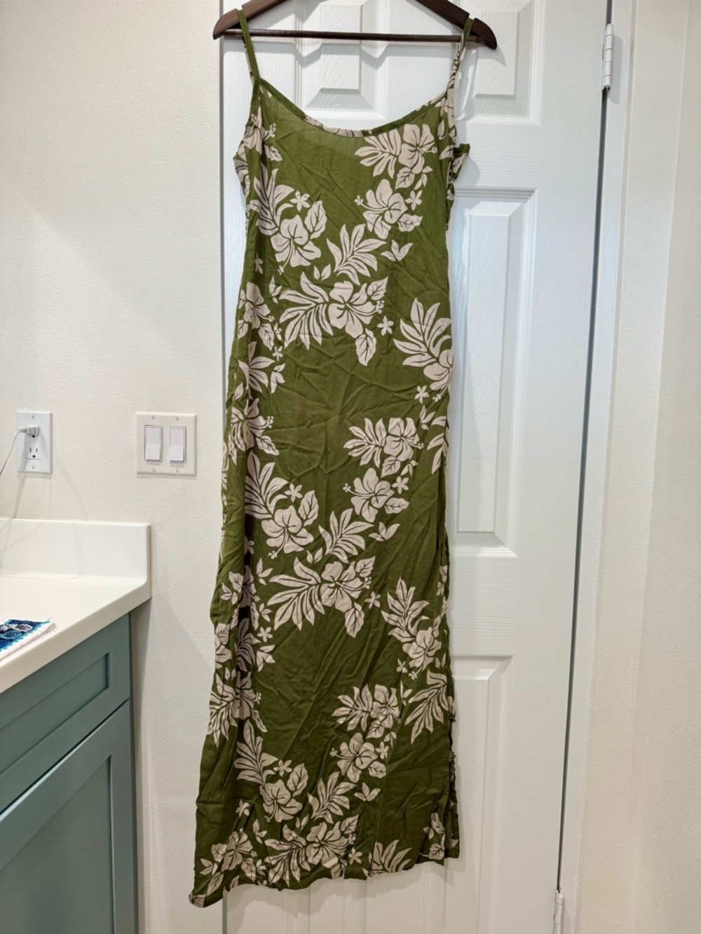 Eimeo Hiva Dress in Olive/Khaki